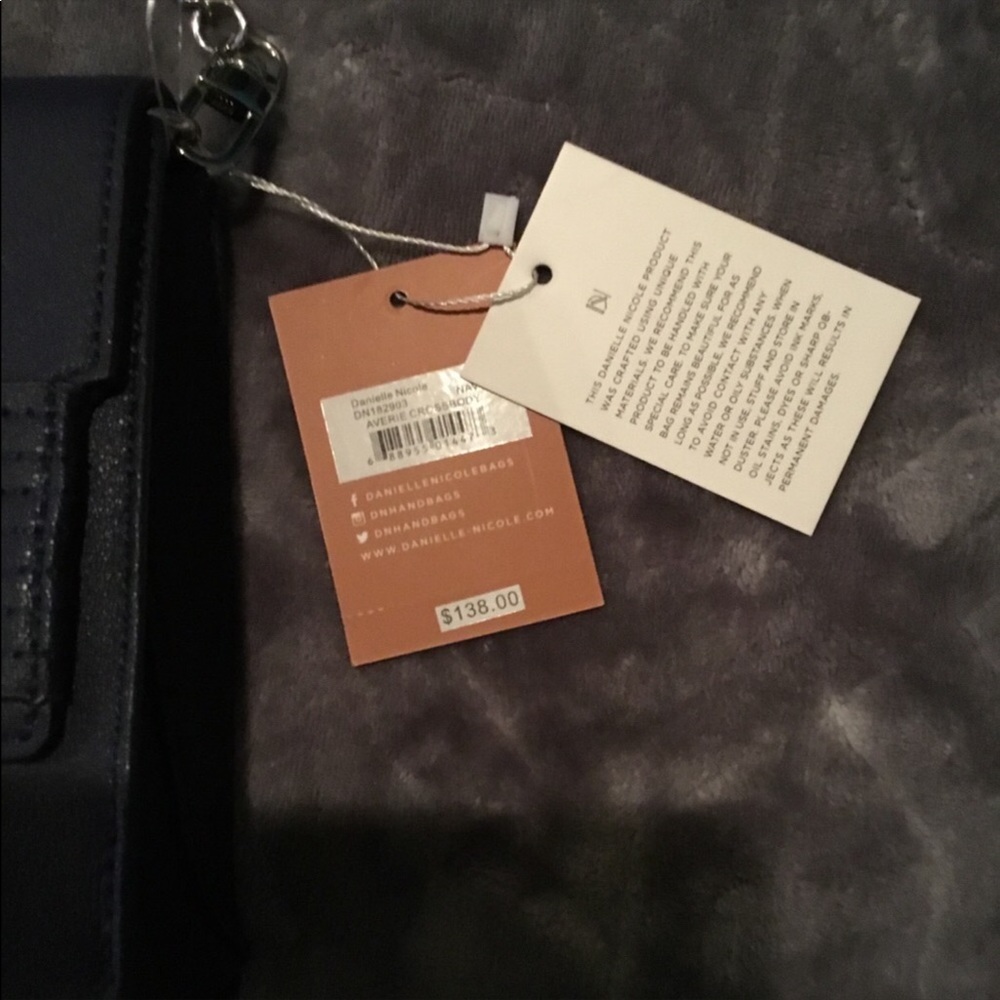 Navy Handbag Silver Chain - Picture 4 of 6
